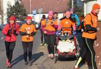 V mrazu se běželo přes mosty pro slané děti