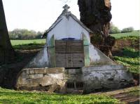 Kaple s&nbsp;pramenem v&nbsp;Brankovicích v&nbsp;roce 2007