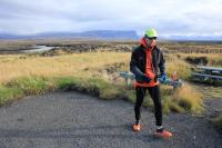 René Kujan běží Islandem